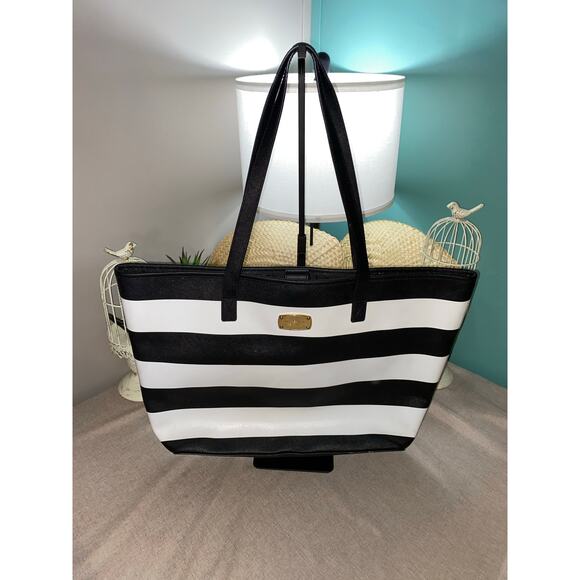 Michael Kors Large Black & White Striped Tote Bag with Gold Logo Hardware - Picture 2 of 12